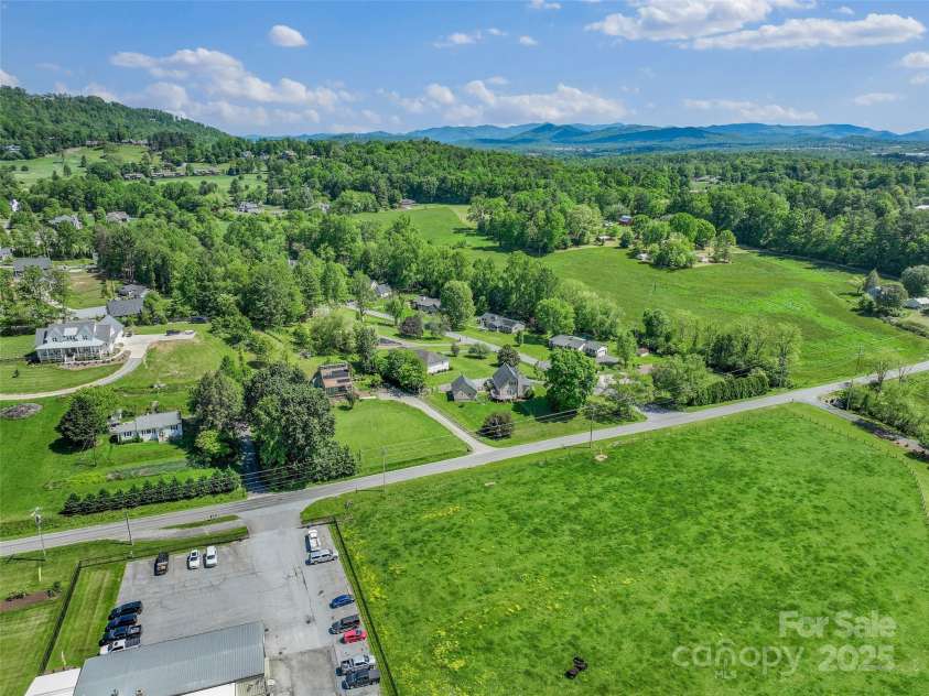 29 Driftwood Lane, Mills River, NC 28759.  MLS# CAR4257863, YatesRealty ID 13711. 