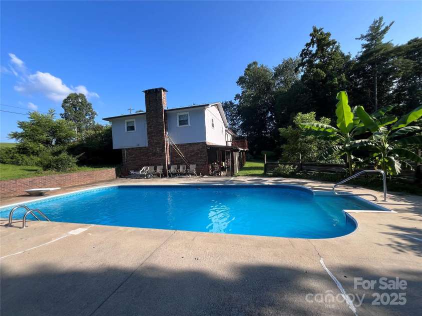 1614 Brown Orchard Drive, Morganton, NC 28655.  MLS# CAR4221086, YatesRealty ID 13712. 