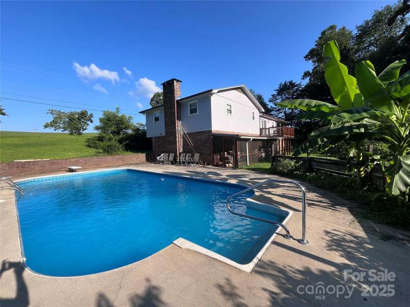 1614 Brown Orchard Drive, Morganton, NC 28655.  MLS# CAR4221086, YatesRealty ID 13712. 