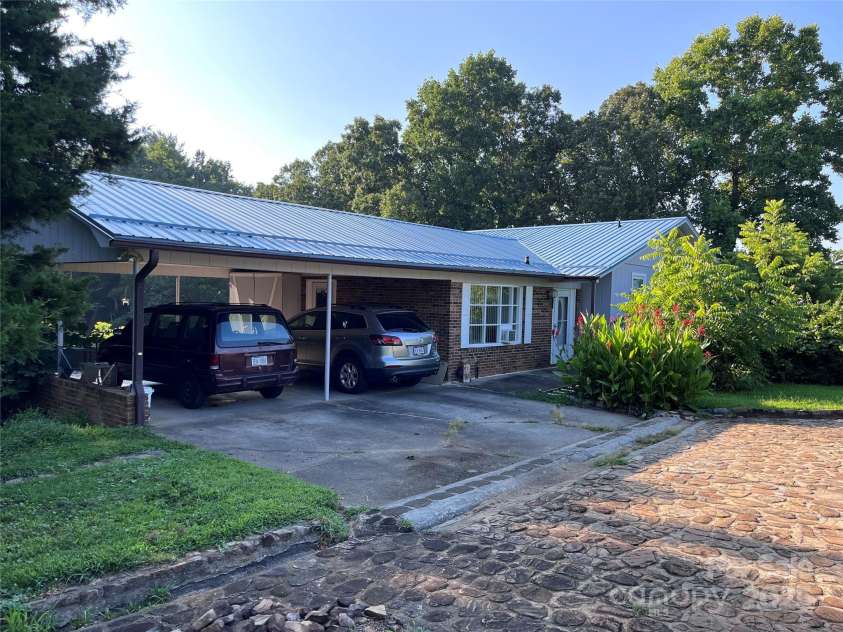 1614 Brown Orchard Drive, Morganton, NC 28655.  MLS# CAR4221086, YatesRealty ID 13712. 
