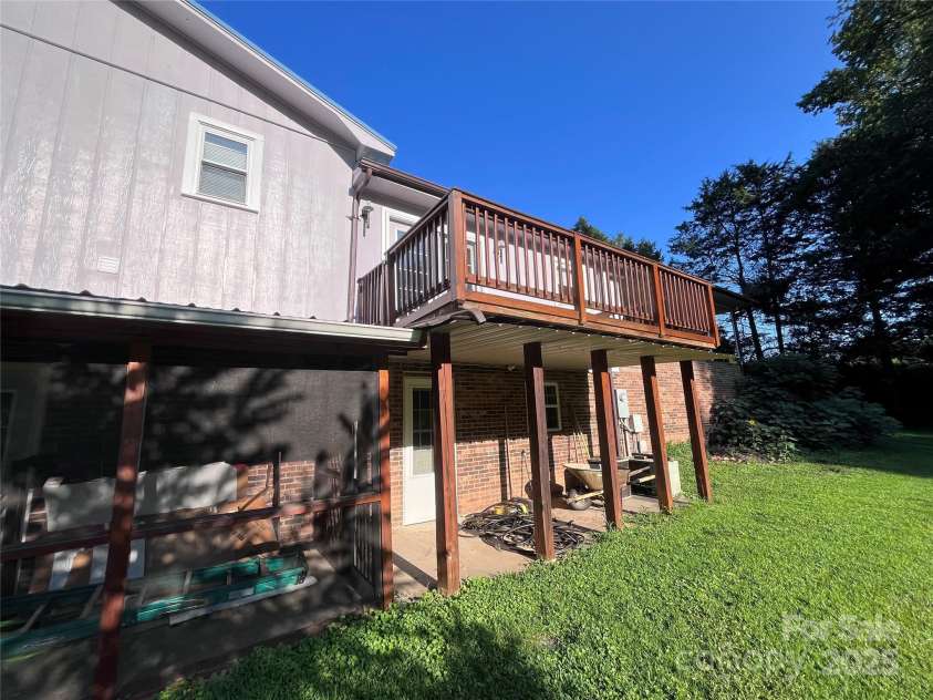 1614 Brown Orchard Drive, Morganton, NC 28655.  MLS# CAR4221086, YatesRealty ID 13712. 