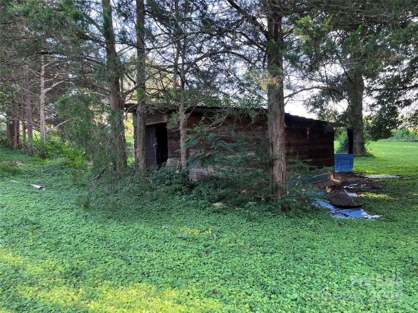1614 Brown Orchard Drive, Morganton, NC 28655.  MLS# CAR4221086, YatesRealty ID 13712. 