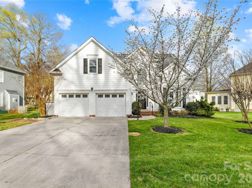 8312 Forest Shadow Circle, Cornelius, NC 28031.  MLS# CAR4356607, YatesRealty ID 13712. 