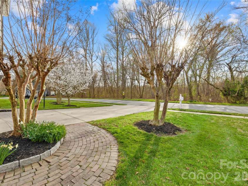 8312 Forest Shadow Circle, Cornelius, NC 28031.  MLS# CAR4356607, YatesRealty ID 13712. 
