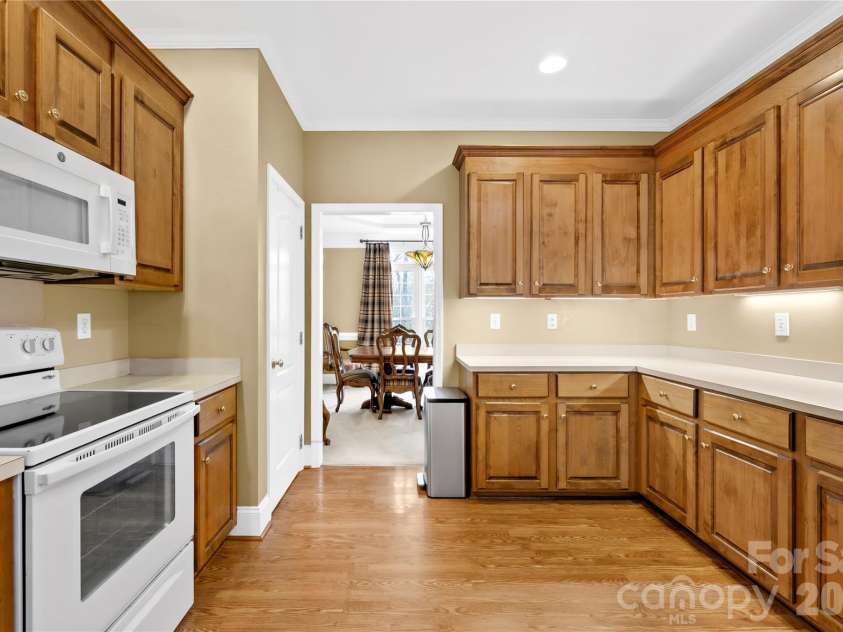 8312 Forest Shadow Circle, Cornelius, NC 28031.  MLS# CAR4356607, YatesRealty ID 13712. 