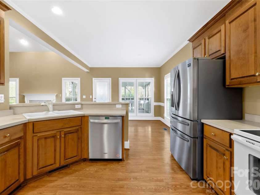 8312 Forest Shadow Circle, Cornelius, NC 28031.  MLS# CAR4356607, YatesRealty ID 13712. 