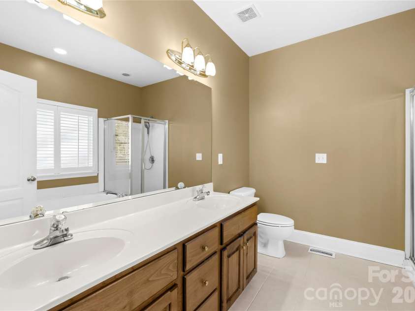 8312 Forest Shadow Circle, Cornelius, NC 28031.  MLS# CAR4356607, YatesRealty ID 13712. 
