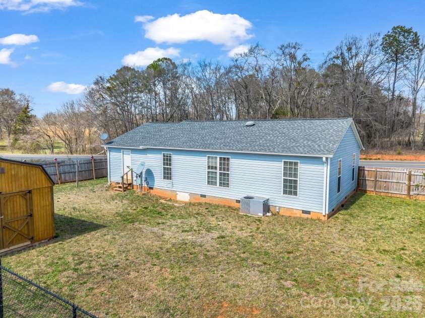 655 Oconee Street, Chesnee, SC 29323.  MLS# CAR4354180, YatesRealty ID 13713. 