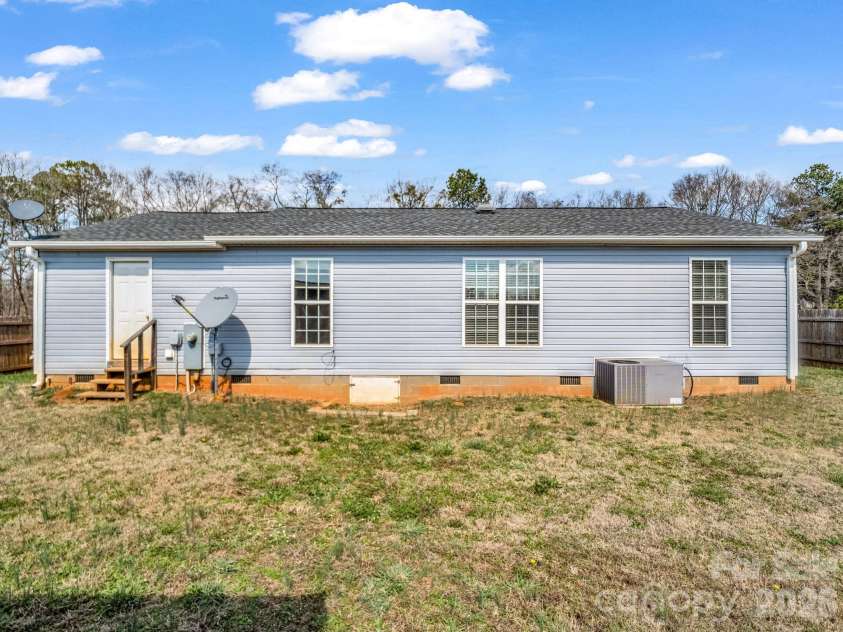 655 Oconee Street, Chesnee, SC 29323.  MLS# CAR4354180, YatesRealty ID 13713. 