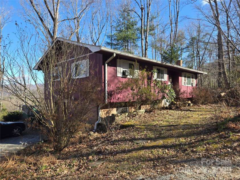 211 Holly Mountain Lane, Fletcher, NC 28732.  MLS# CAR4332699, YatesRealty ID 13714. Home Front