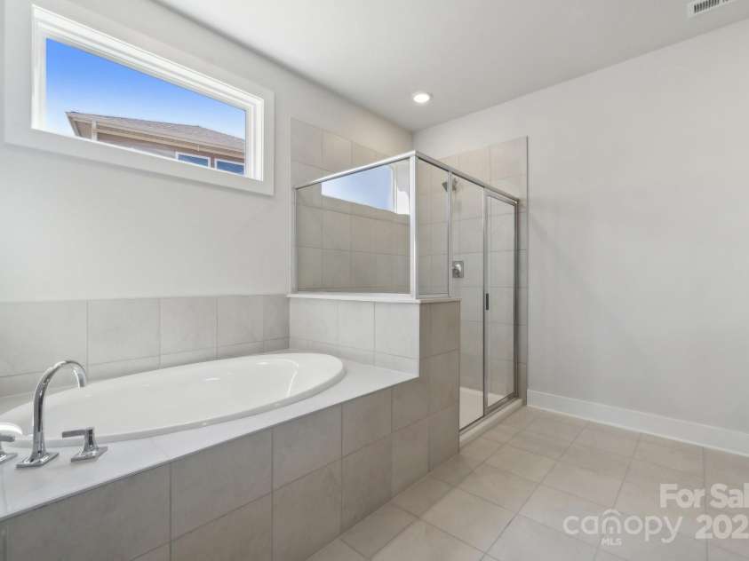 9932 Manor Vista Trail, Kannapolis, NC 28027.  MLS# CAR4228359, YatesRealty ID 13715. 