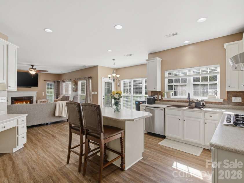 11016 Wyndham Pointe, Charlotte, NC 28213.  MLS# CAR4360023, YatesRealty ID 13716. 