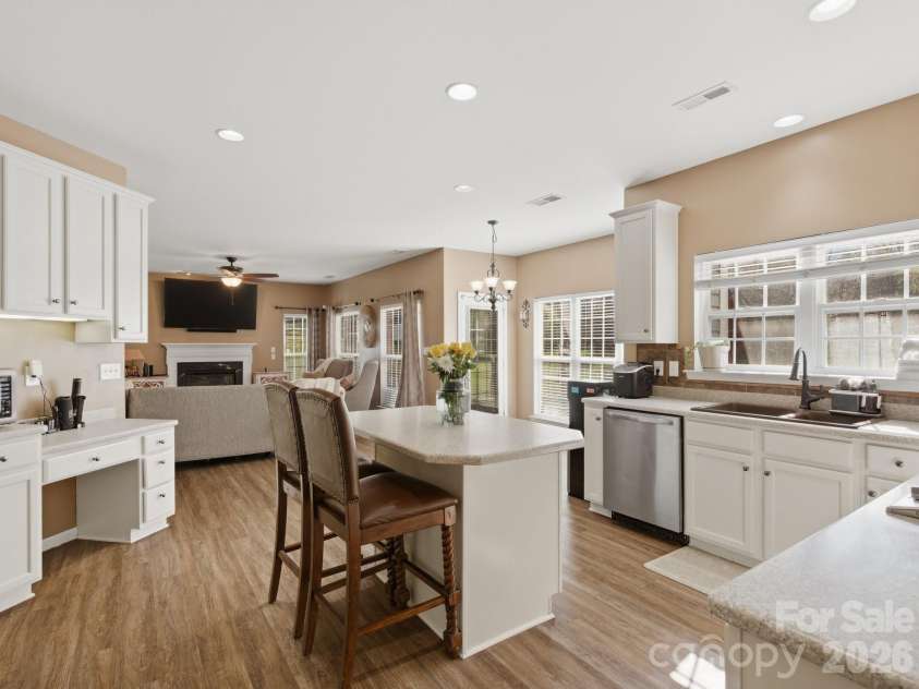 11016 Wyndham Pointe, Charlotte, NC 28213.  MLS# CAR4360023, YatesRealty ID 13716. 
