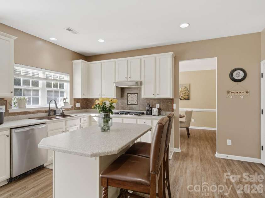 11016 Wyndham Pointe, Charlotte, NC 28213.  MLS# CAR4360023, YatesRealty ID 13716. 