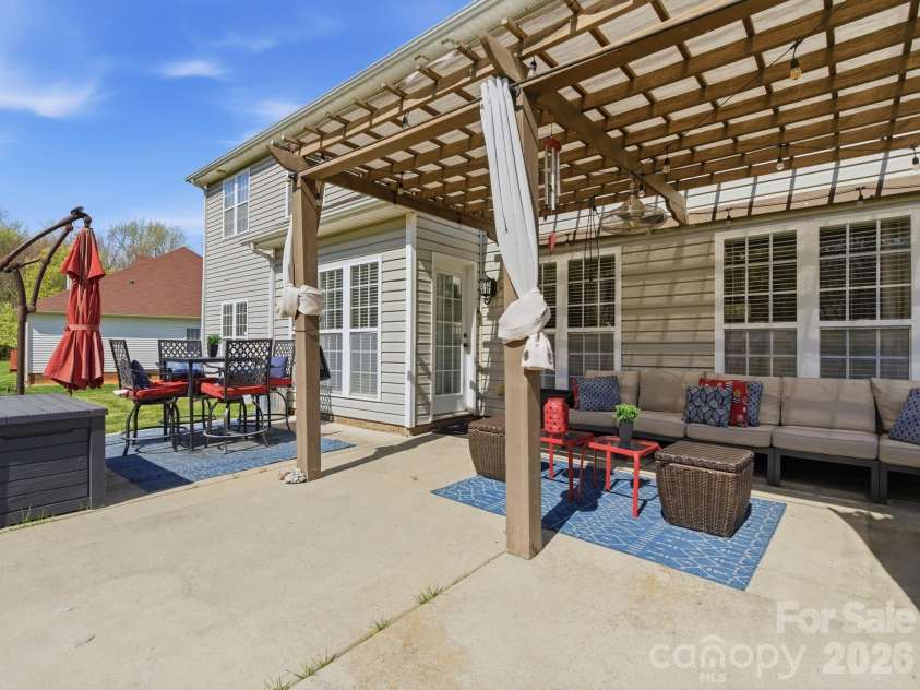 11016 Wyndham Pointe, Charlotte, NC 28213.  MLS# CAR4360023, YatesRealty ID 13716. 