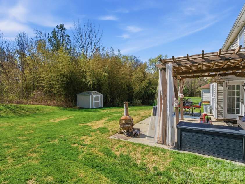 11016 Wyndham Pointe, Charlotte, NC 28213.  MLS# CAR4360023, YatesRealty ID 13716. 