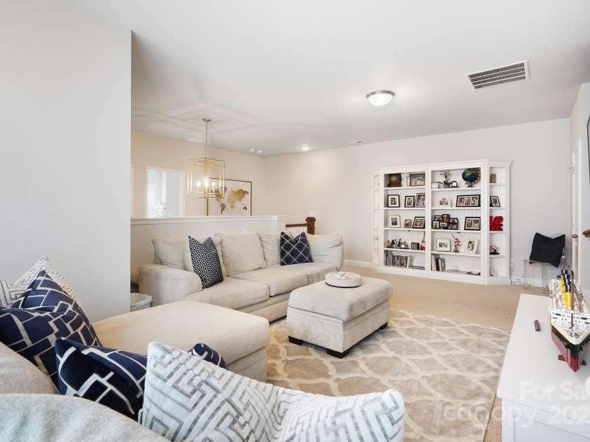 432 Belton Street, Charlotte, NC 28209.  MLS# CAR4254337, YatesRealty ID 13716. 