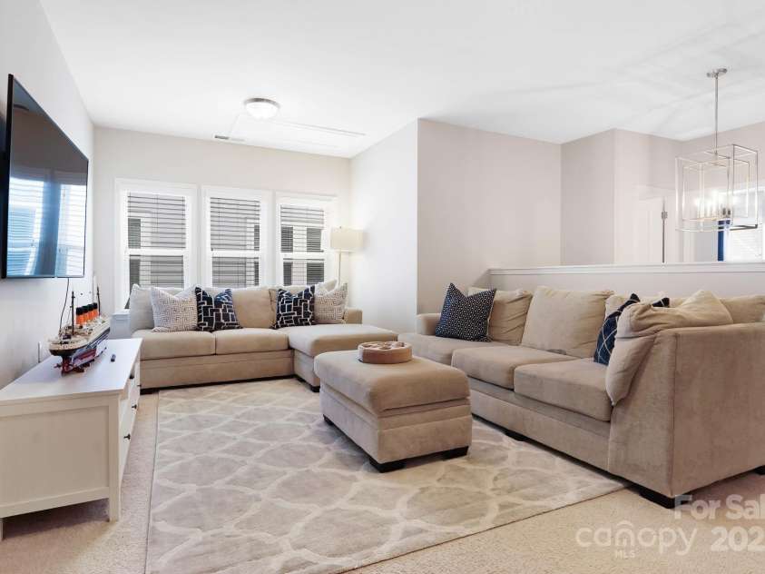 432 Belton Street, Charlotte, NC 28209.  MLS# CAR4254337, YatesRealty ID 13716. 