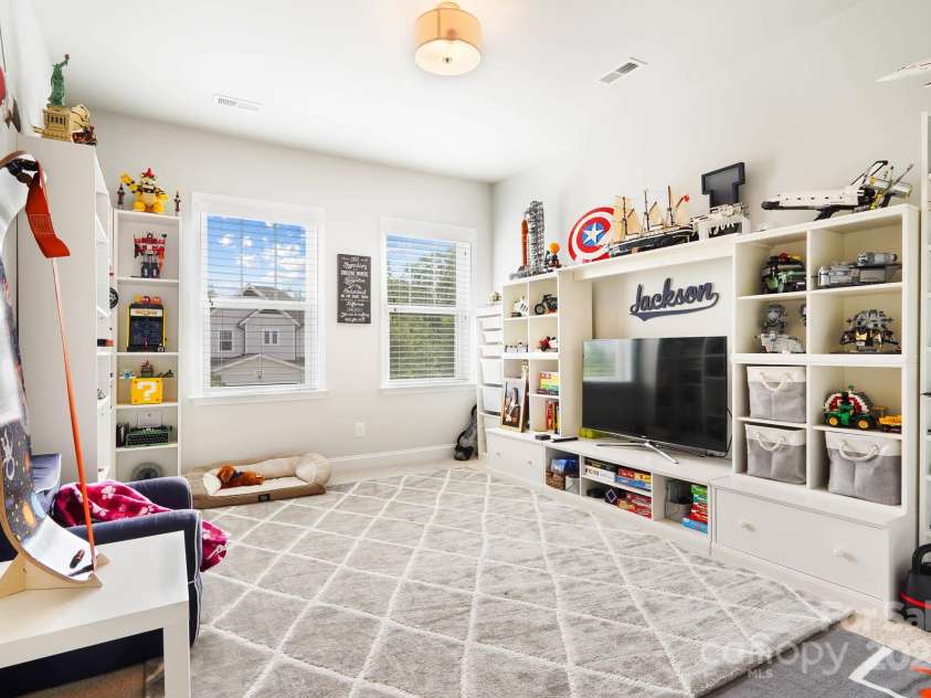 432 Belton Street, Charlotte, NC 28209.  MLS# CAR4254337, YatesRealty ID 13716. 