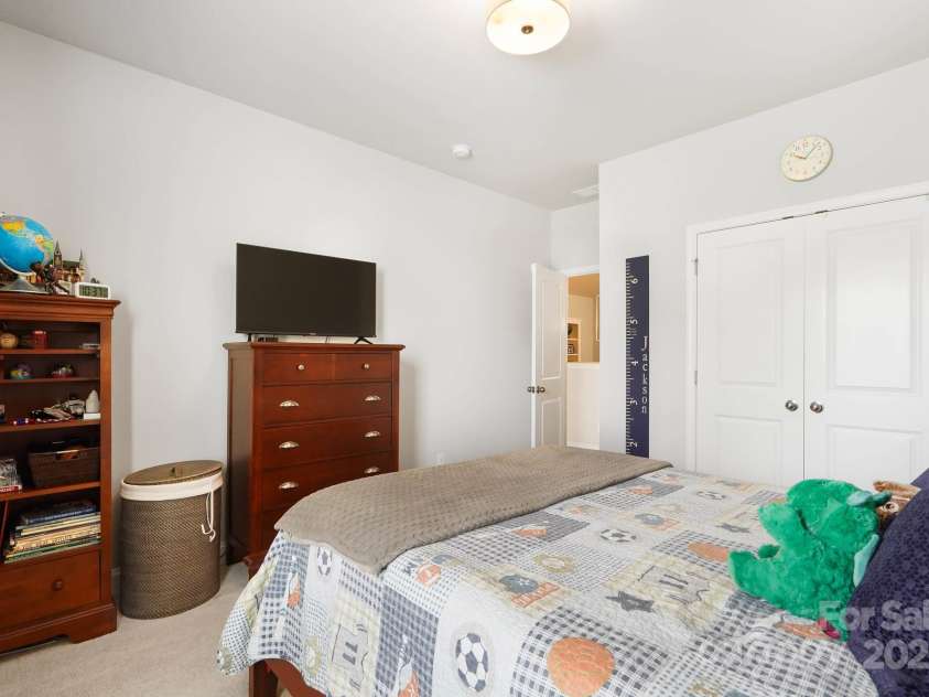 432 Belton Street, Charlotte, NC 28209.  MLS# CAR4254337, YatesRealty ID 13716. 