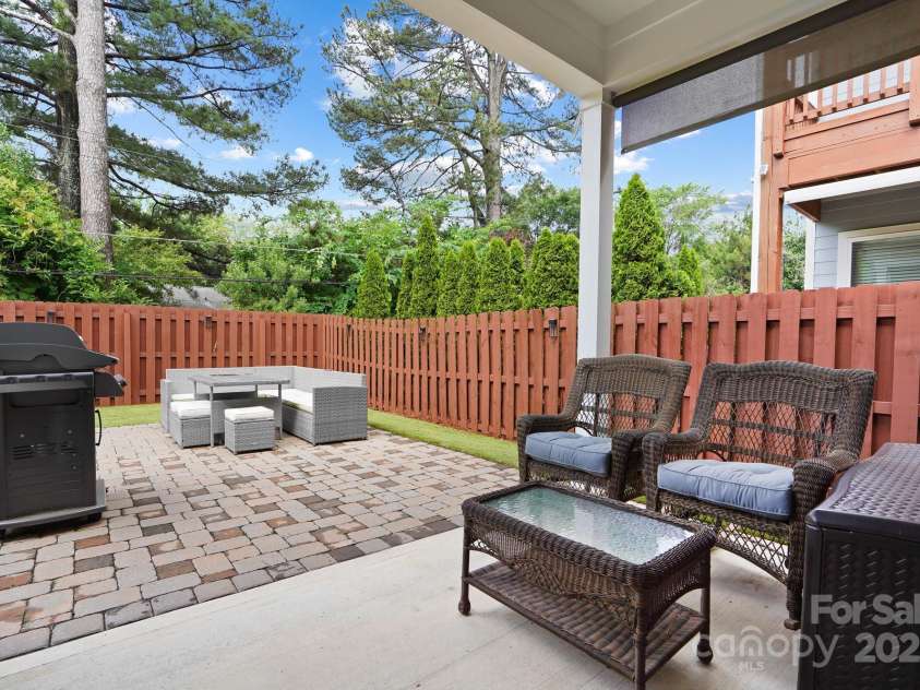 432 Belton Street, Charlotte, NC 28209.  MLS# CAR4254337, YatesRealty ID 13716. 