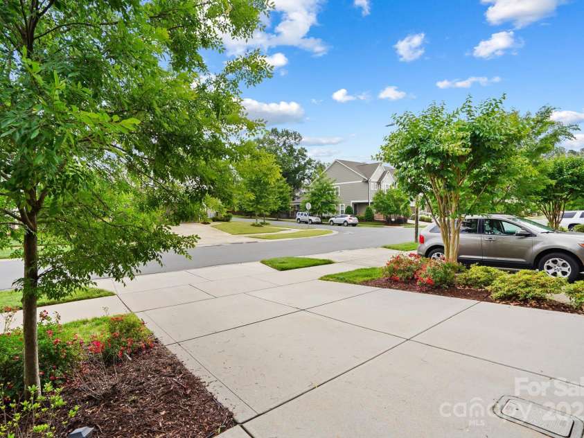 432 Belton Street, Charlotte, NC 28209.  MLS# CAR4254337, YatesRealty ID 13716. 