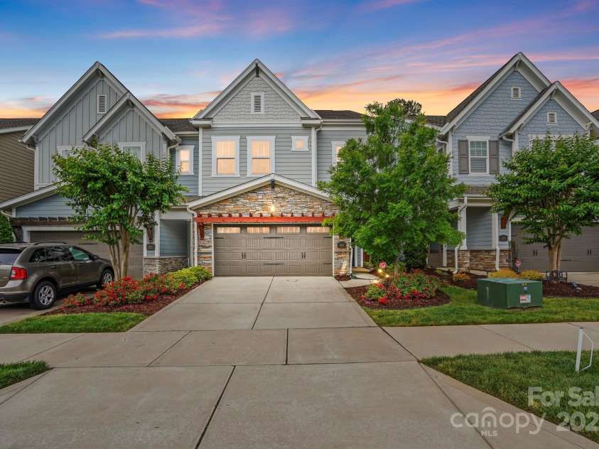 432 Belton Street, Charlotte, NC 28209.  MLS# CAR4254337, YatesRealty ID 13716. Front view