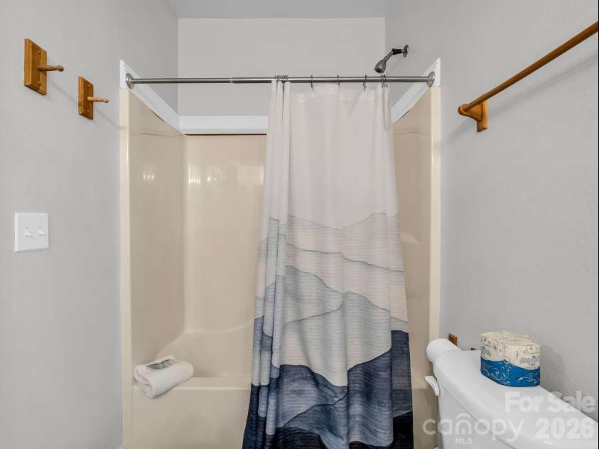 121 Fern Loop, Lake Lure, NC 28746.  MLS# CAR4357970, YatesRealty ID 13717. Bath on Main Floor