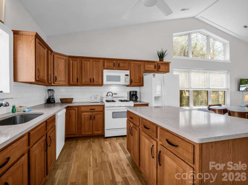 121 Fern Loop, Lake Lure, NC 28746.  MLS# CAR4357970, YatesRealty ID 13717. Kitchen upper level