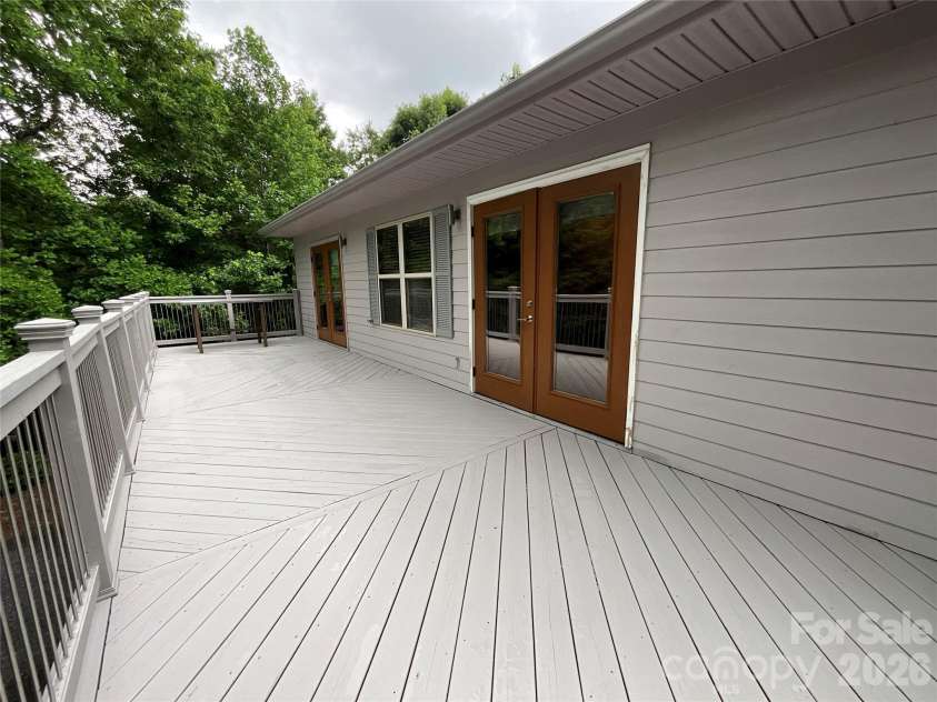 121 Fern Loop, Lake Lure, NC 28746.  MLS# CAR4357970, YatesRealty ID 13717. Upper Front Deck
