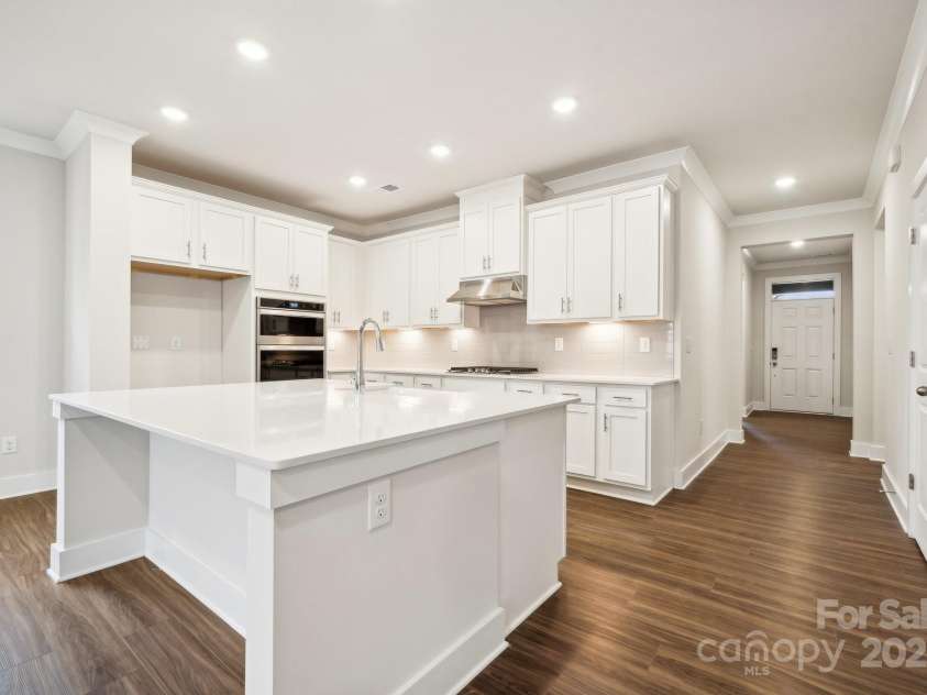 9924 Manor Vista Trail, Kannapolis, NC 28027.  MLS# CAR4257915, YatesRealty ID 13717. 