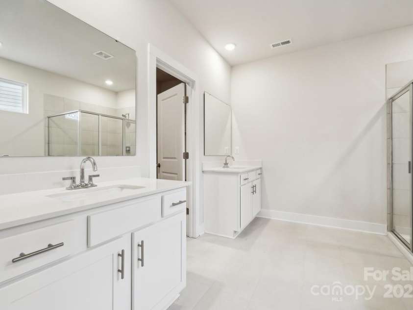 9924 Manor Vista Trail, Kannapolis, NC 28027.  MLS# CAR4257915, YatesRealty ID 13717. 