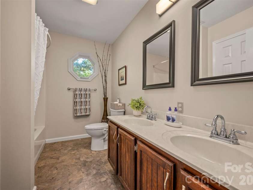 379 Moss Drive, Rutherfordton, NC 28139.  MLS# CAR4358911, YatesRealty ID 13718. Bathroom