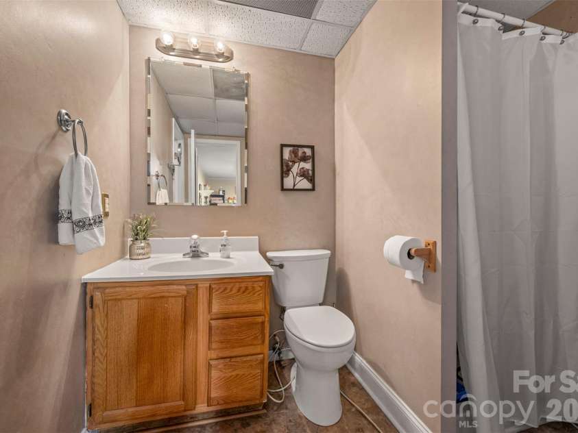 379 Moss Drive, Rutherfordton, NC 28139.  MLS# CAR4358911, YatesRealty ID 13718. Bathroom