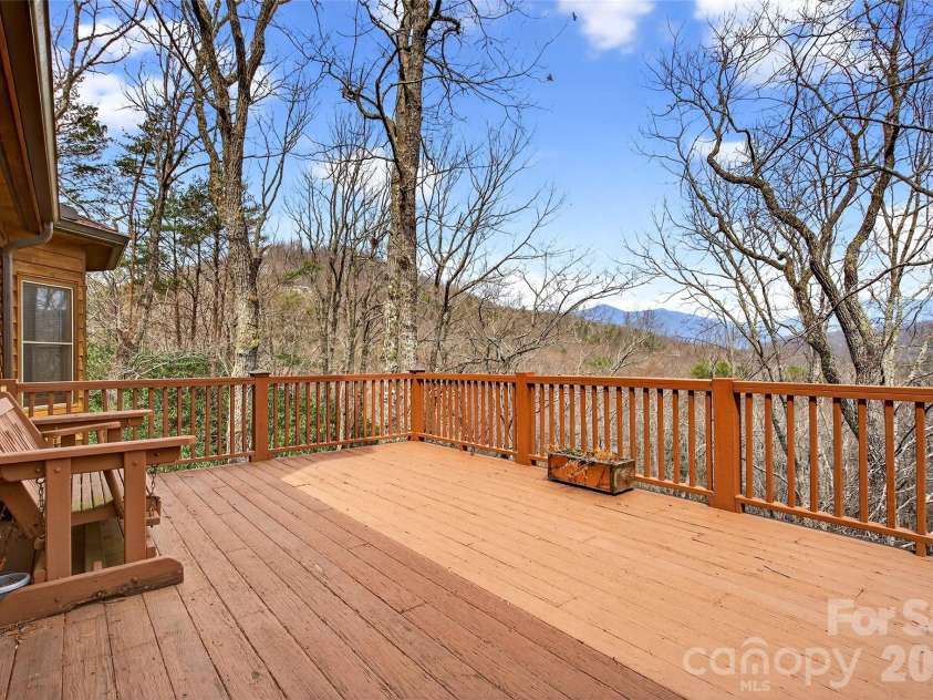 169 Hilltop Road, Black Mountain, NC 28711.  MLS# CAR4359023, YatesRealty ID 13719. 