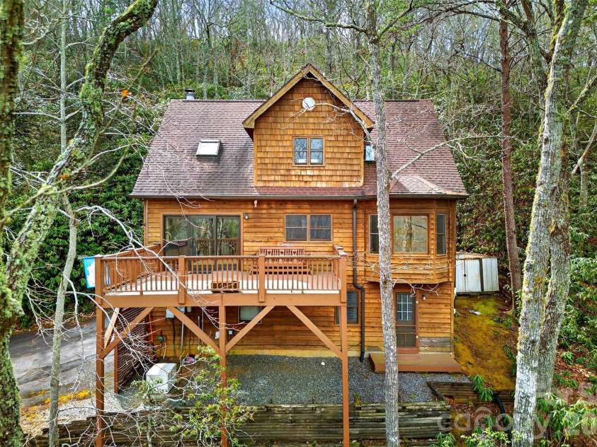 169 Hilltop Road, Black Mountain, NC 28711.  MLS# CAR4359023, YatesRealty ID 13719. 