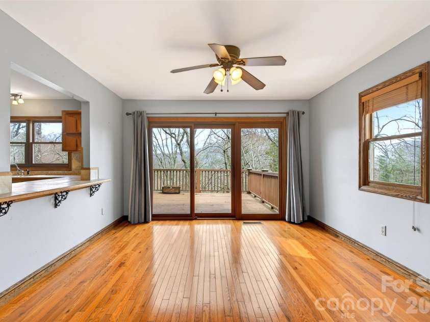 169 Hilltop Road, Black Mountain, NC 28711.  MLS# CAR4359023, YatesRealty ID 13719. 
