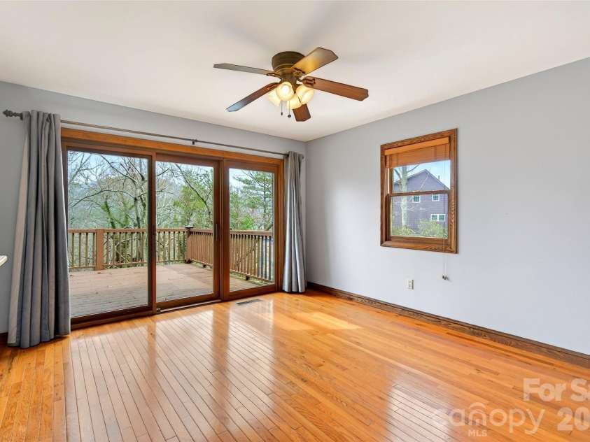 169 Hilltop Road, Black Mountain, NC 28711.  MLS# CAR4359023, YatesRealty ID 13719. 