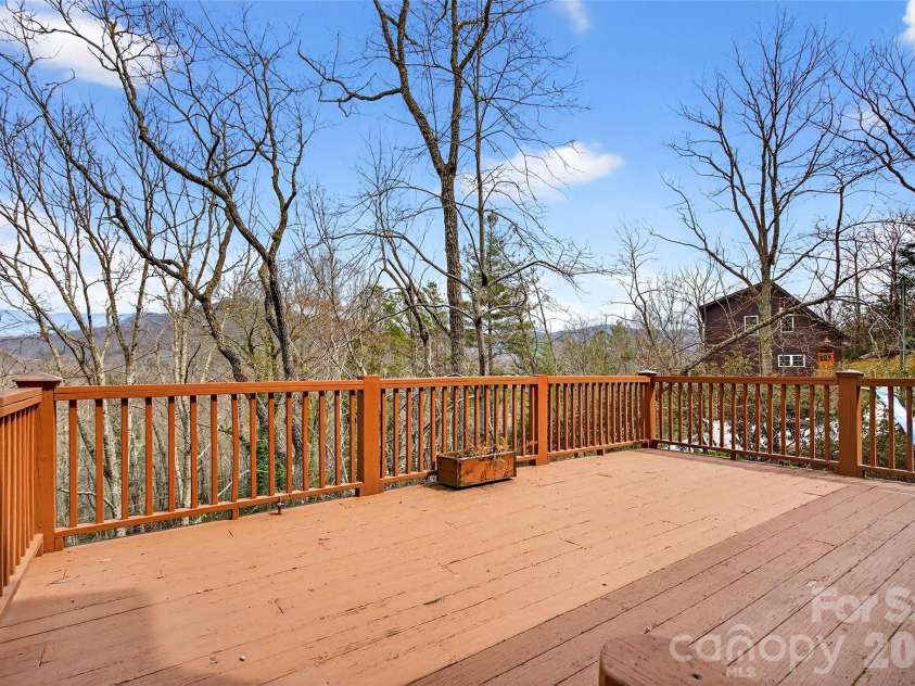169 Hilltop Road, Black Mountain, NC 28711.  MLS# CAR4359023, YatesRealty ID 13719. 