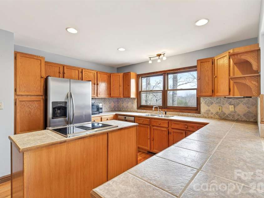 169 Hilltop Road, Black Mountain, NC 28711.  MLS# CAR4359023, YatesRealty ID 13719. 