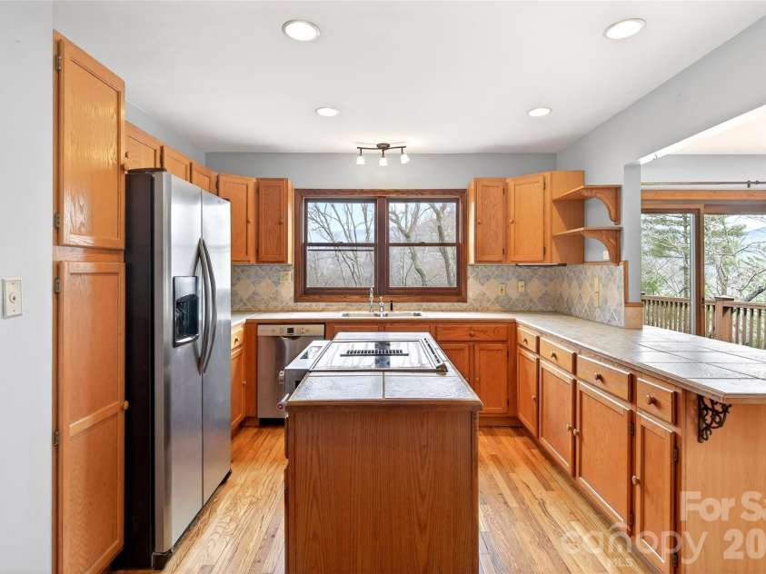 169 Hilltop Road, Black Mountain, NC 28711.  MLS# CAR4359023, YatesRealty ID 13719. 