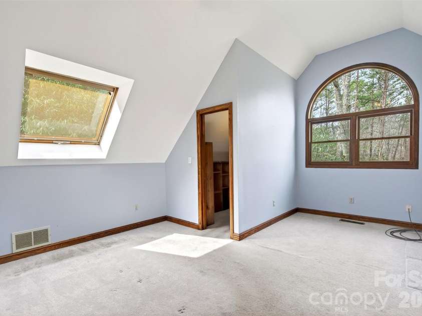 169 Hilltop Road, Black Mountain, NC 28711.  MLS# CAR4359023, YatesRealty ID 13719. 