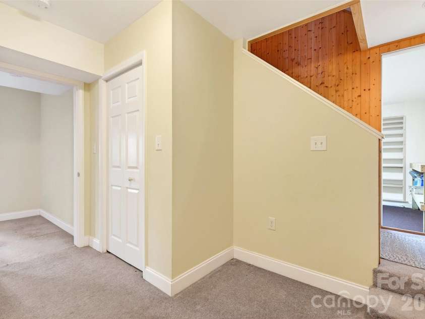 169 Hilltop Road, Black Mountain, NC 28711.  MLS# CAR4359023, YatesRealty ID 13719. 