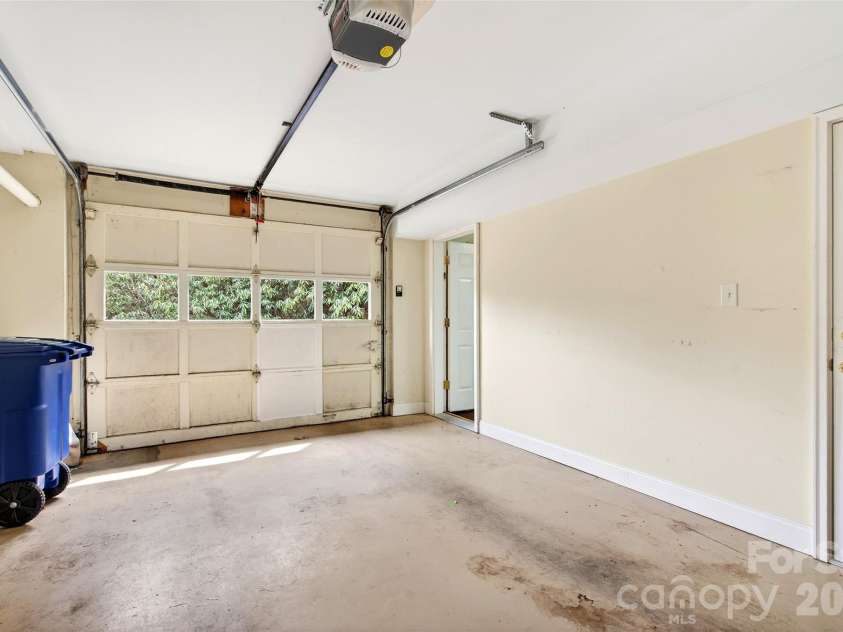 169 Hilltop Road, Black Mountain, NC 28711.  MLS# CAR4359023, YatesRealty ID 13719. 