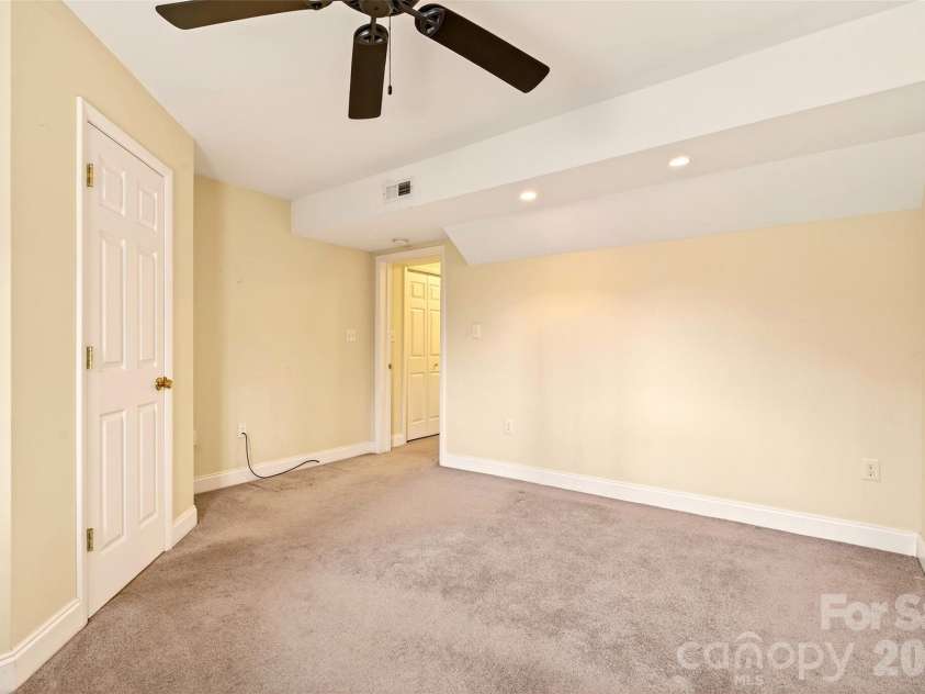 169 Hilltop Road, Black Mountain, NC 28711.  MLS# CAR4359023, YatesRealty ID 13719. 