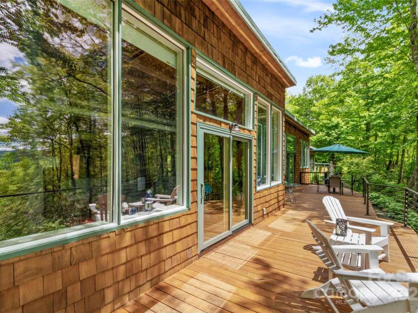 319 Twilight Way, Burnsville, NC 28714.  MLS# CAR4256310, YatesRealty ID 13719. 