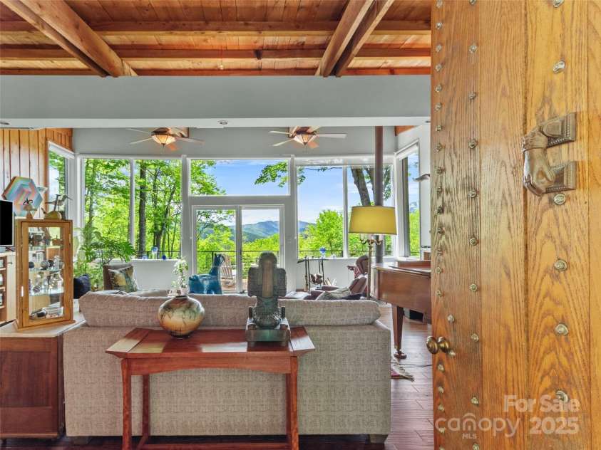 319 Twilight Way, Burnsville, NC 28714.  MLS# CAR4256310, YatesRealty ID 13719. 