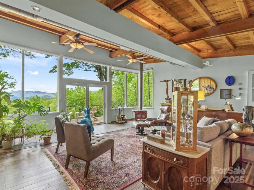 319 Twilight Way, Burnsville, NC 28714.  MLS# CAR4256310, YatesRealty ID 13719. 