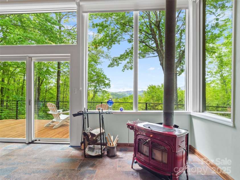 319 Twilight Way, Burnsville, NC 28714.  MLS# CAR4256310, YatesRealty ID 13719. 