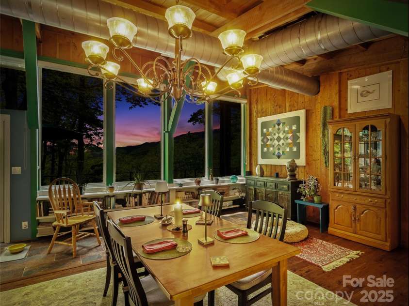 319 Twilight Way, Burnsville, NC 28714.  MLS# CAR4256310, YatesRealty ID 13719. 